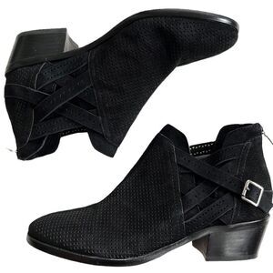 𝅺EUC Vince Camuto leather booties